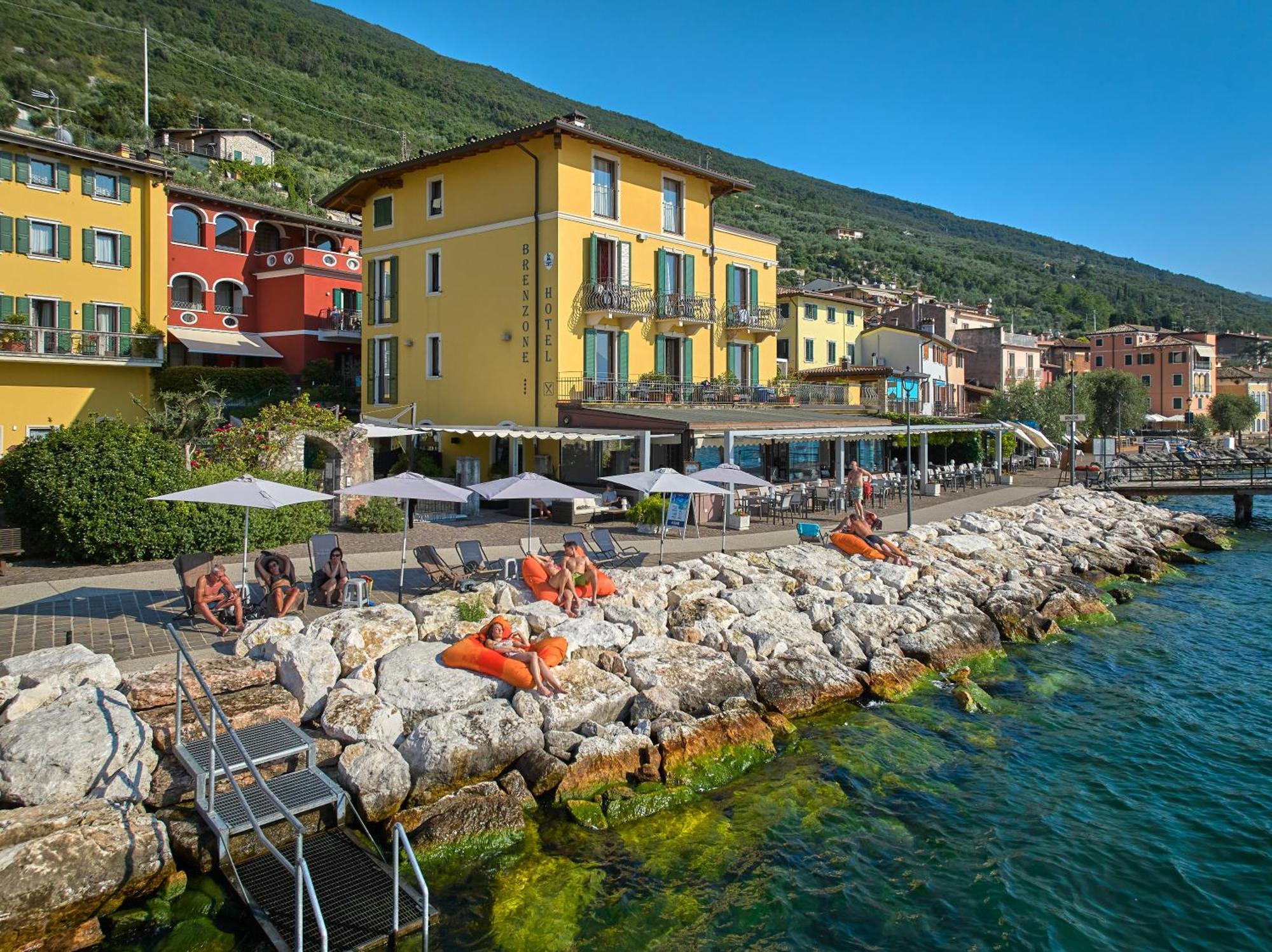 Lake Front Hotel Brenzone Exterior photo
