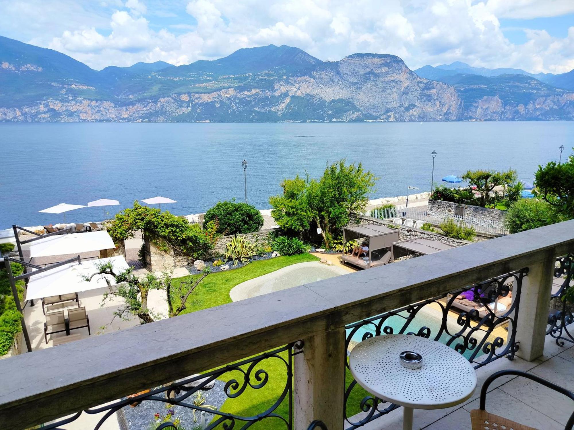 Lake Front Hotel Brenzone Exterior photo
