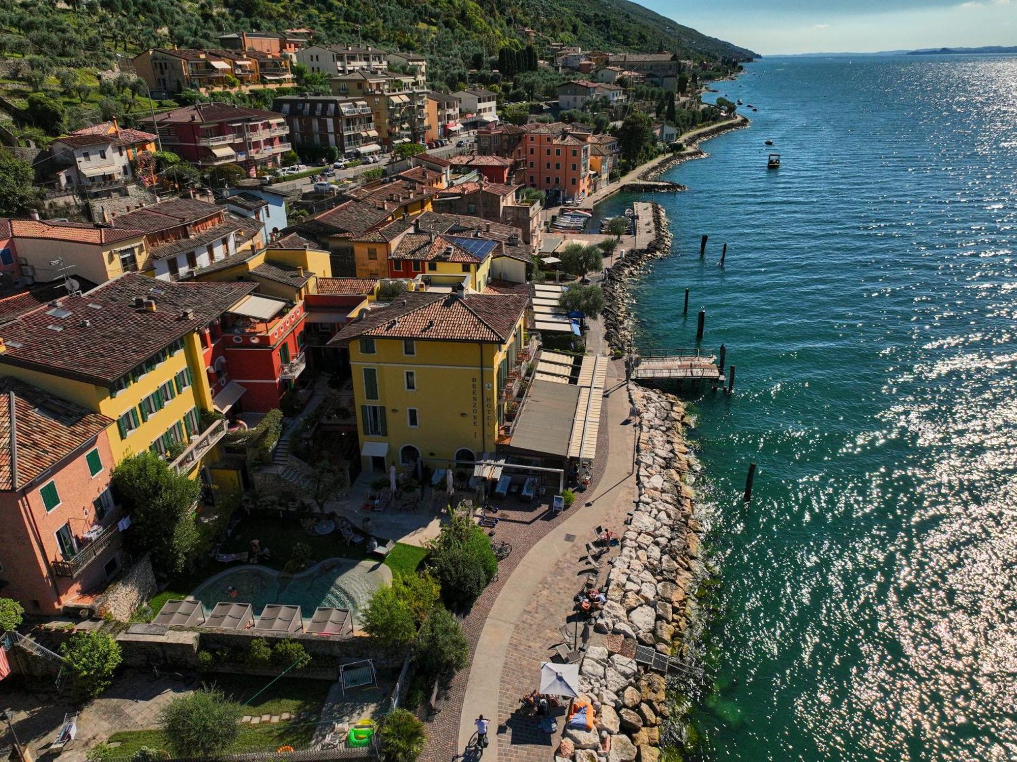 Lake Front Hotel Brenzone Exterior photo